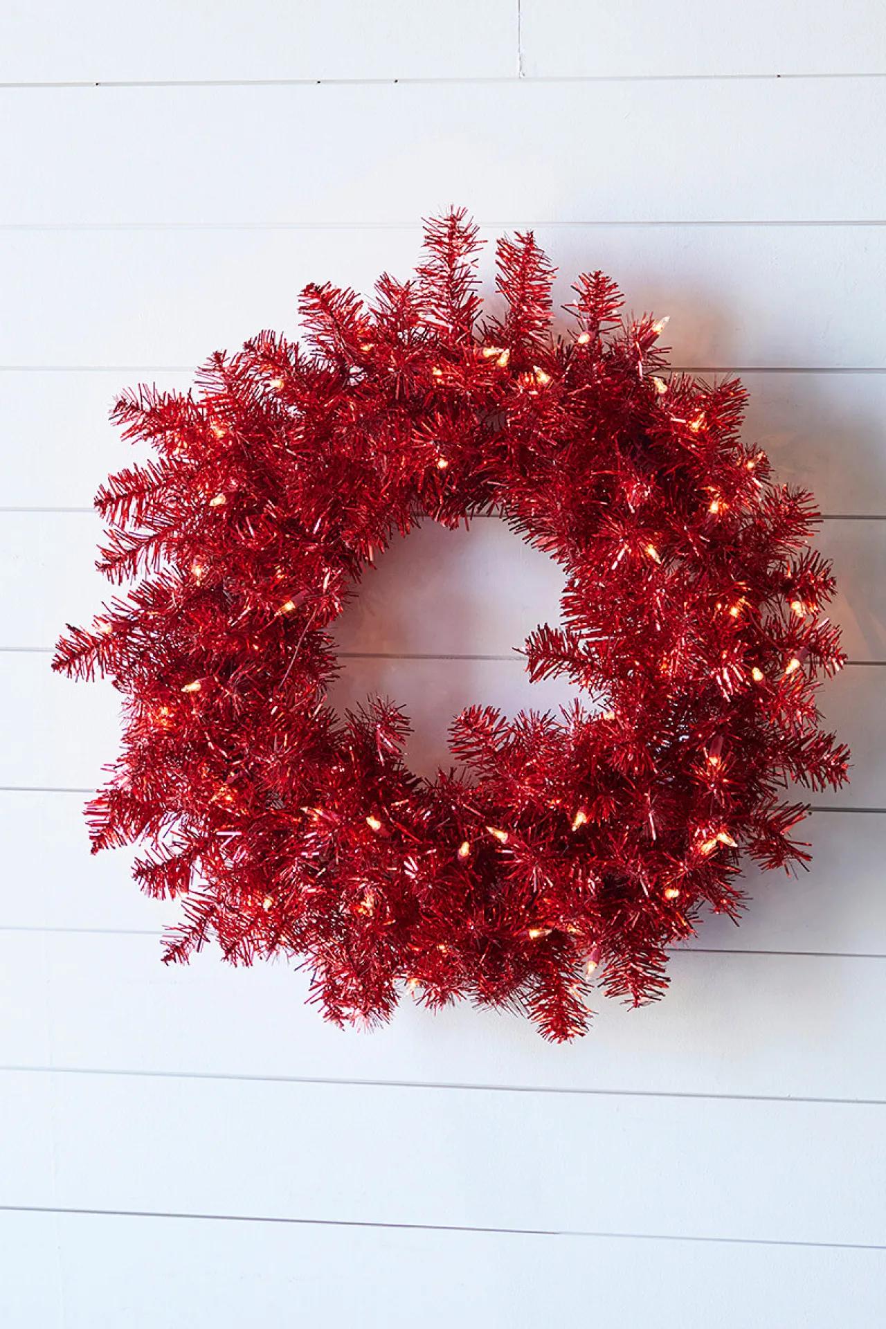 New 20” Lighted Red Wreath Christmas Wreaths