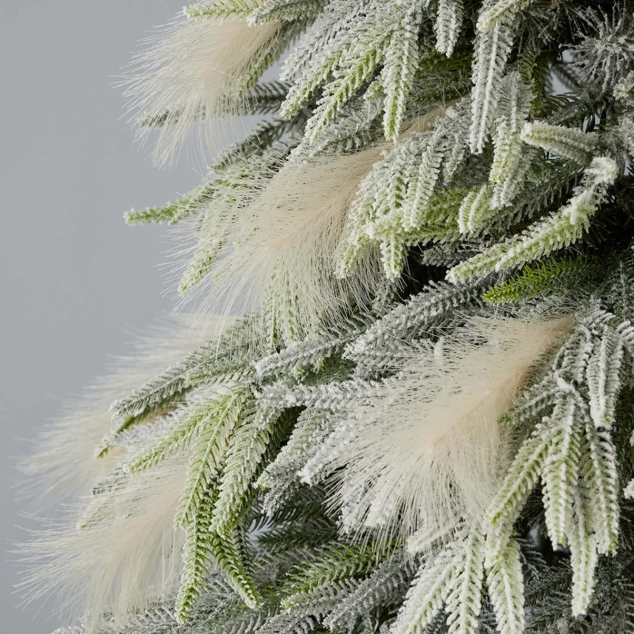 Best 7.5' Pine And Pampas Artificial Christmas Tree With 550 Warm White LED Lights Christmas Trees|Christmas Trees