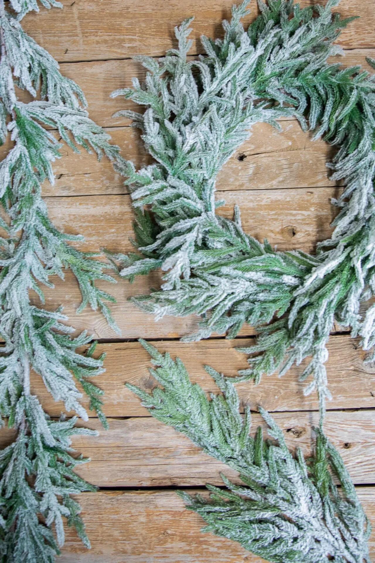 Cheap 24” Real Touch Flocked Norfolk Wreath Christmas Wreaths|Natural Greenery