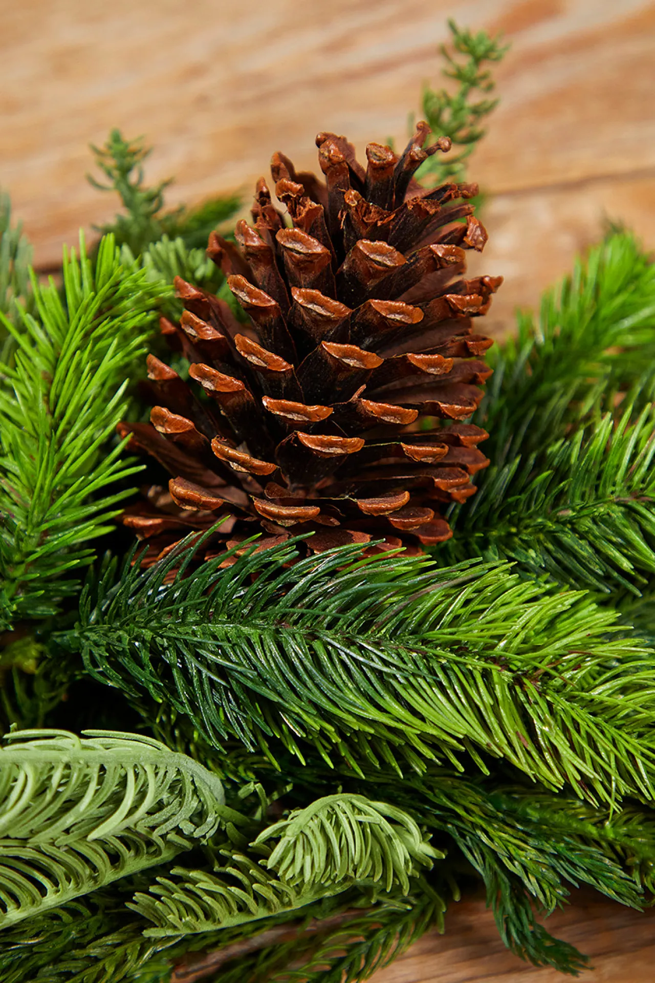Flash Sale 42” Real Touch Norfolk / Spruce / Juniper Swag Christmas Teardrops|Natural Greenery