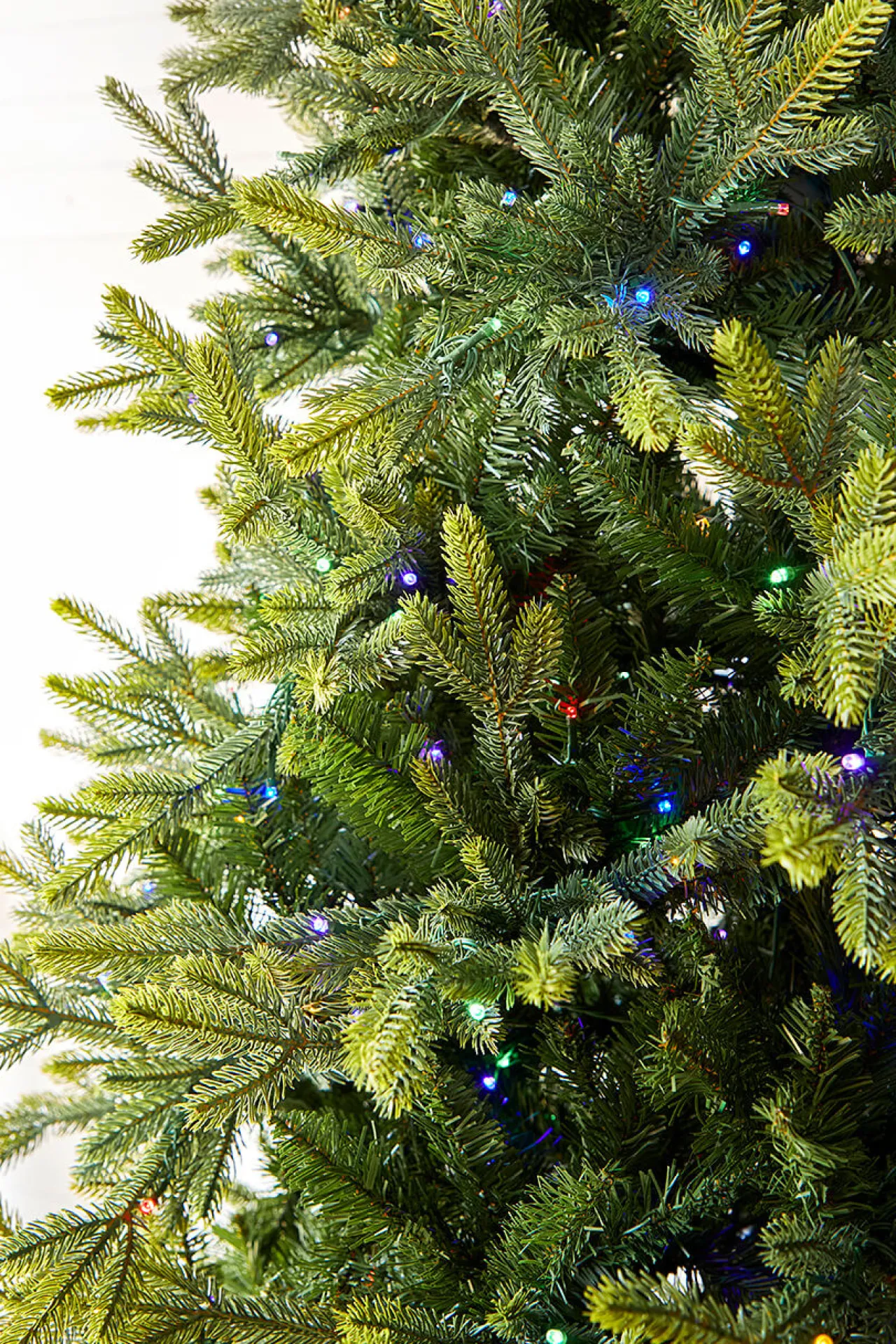Cheap 7.5' Slim Trinity Pine Artificial Christmas Tree With 700 Color-Changing Lights Christmas Trees|Christmas Trees