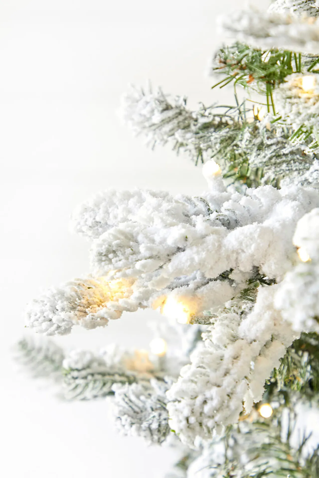 Discount 9' Snowcrest Pencil Pine Artificial Christmas Tree With 700 Color-Changing Lights Christmas Trees|Christmas Trees