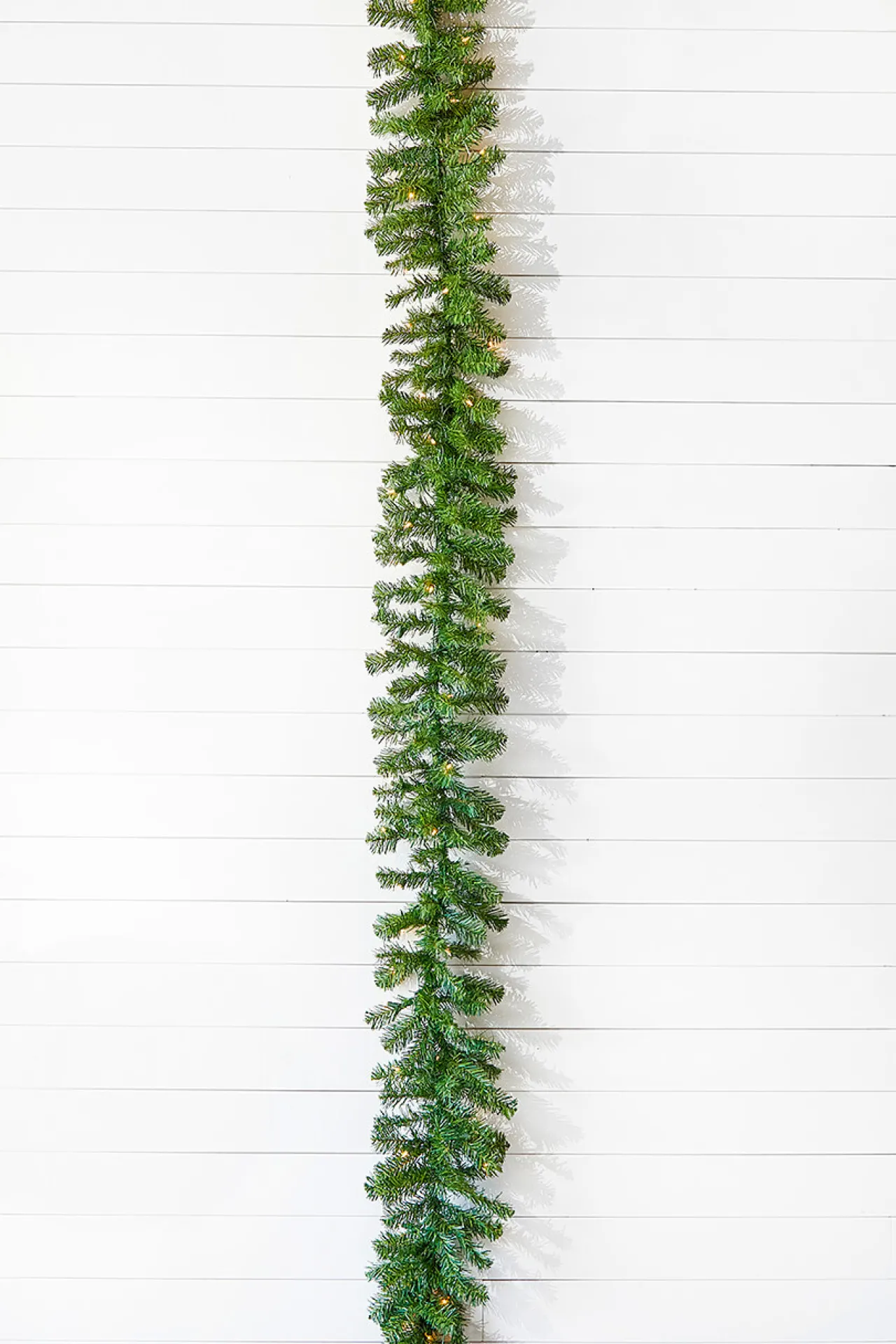 Cheap 9' X 10" Norway Pine Garland 200T/50Clear/Outdoor/UL Christmas Garlands