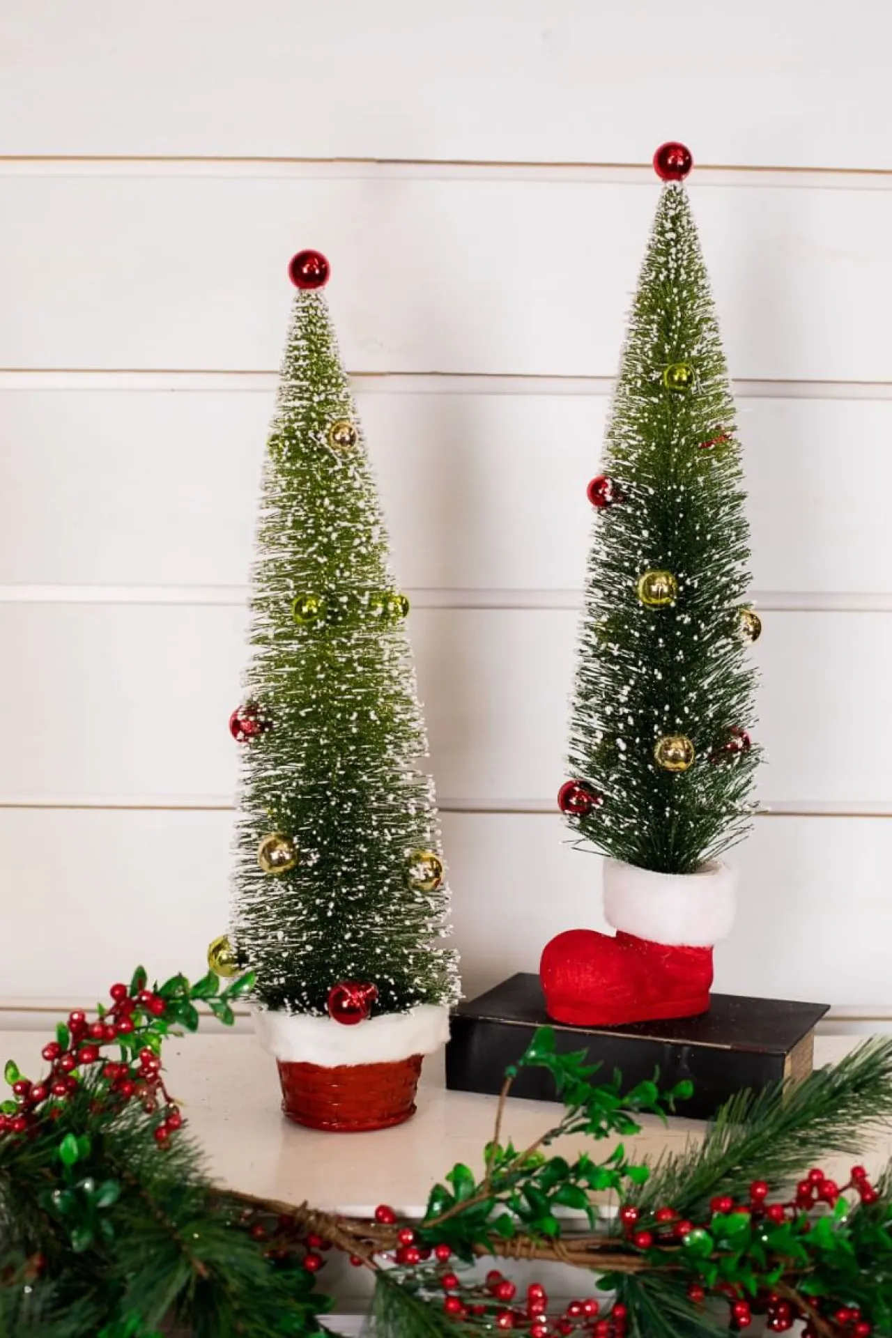 Clearance Bottle Brush Tree With Base Christmas Accents